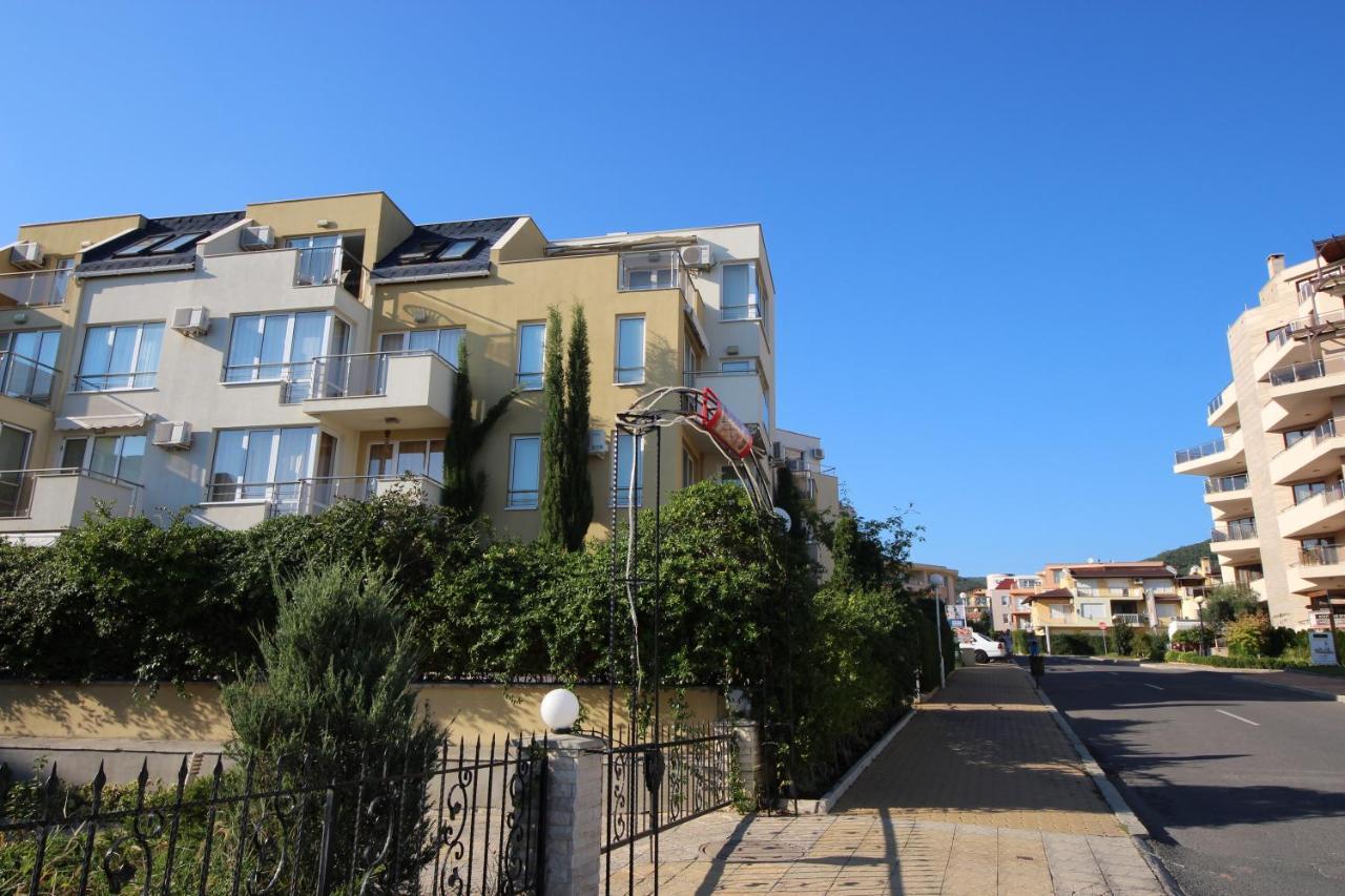 Menada Belle View Apartments Sveti Vlas Exterior photo
